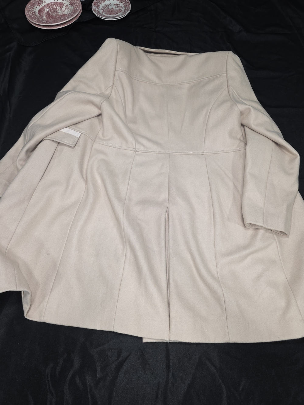 Kenneth Cole Trench Coat in Beigh Size 12 Like New